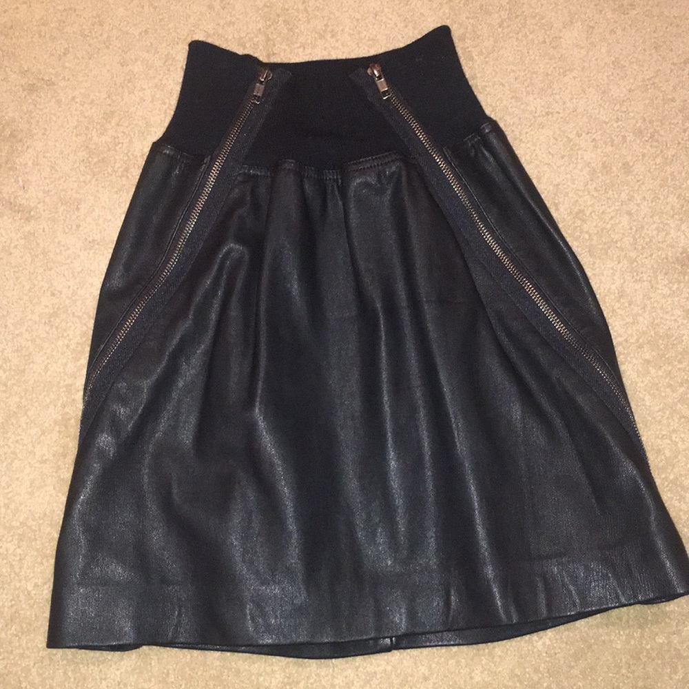 Theory perfect condition worn once leather skirt
